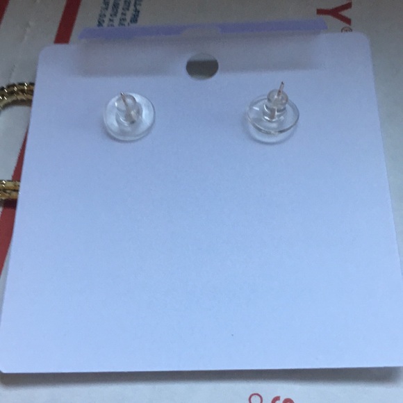 💕3/$30 Tamara Heart Rhinestone Earrings - Picture 3 of 3